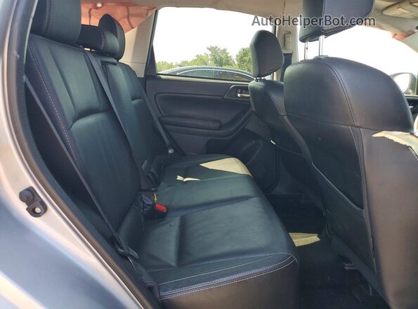 JF2SJARC3HH426403 2017 SUBARU FORESTER Серебряный Вид задней части салона