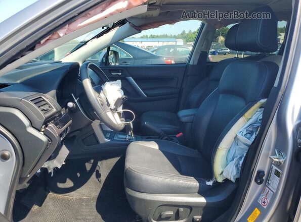 JF2SJARC3HH426403 2017 SUBARU FORESTER Серебряный Вид салона спереди