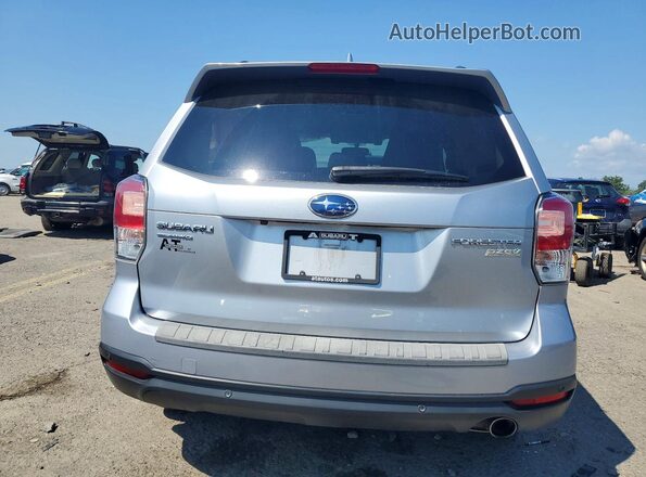 JF2SJARC3HH426403 2017 SUBARU FORESTER Серебряный Вид сзади