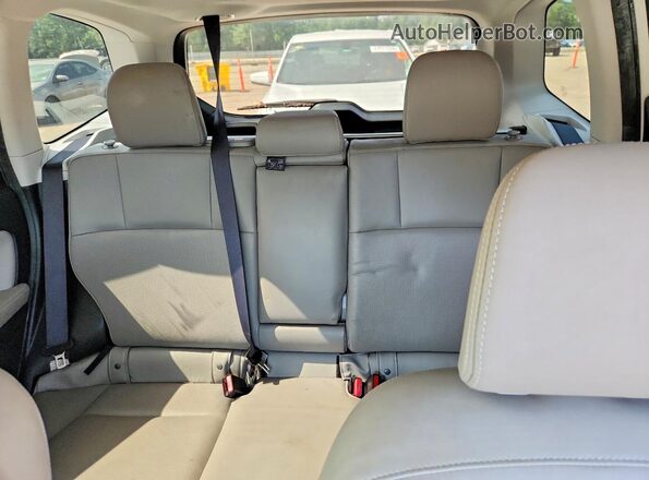JF2SJARC4HH510343 2017 SUBARU FORESTER Белый Вид задних сидений