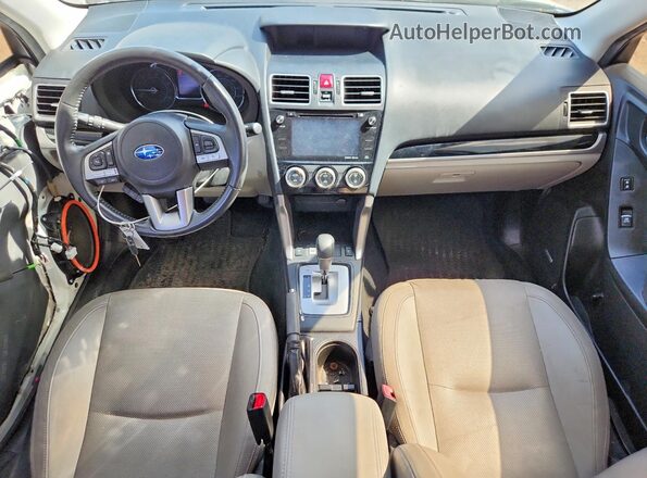 JF2SJARC4HH510343 2017 SUBARU FORESTER Белый Вид панели приборов