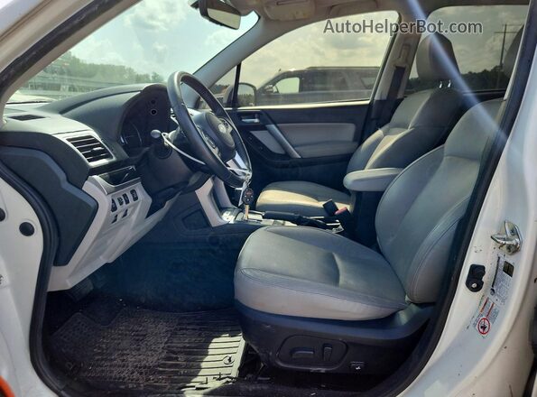 JF2SJARC4HH510343 2017 SUBARU FORESTER Белый Вид салона спереди