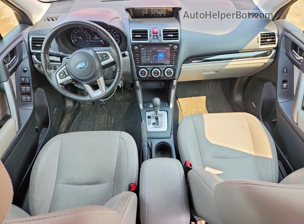 JF2SJARC7JH493141 2018 SUBARU FORESTER Red Вид панелі приладів