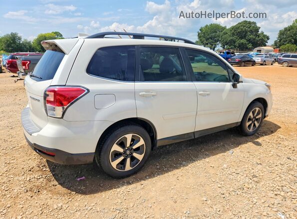 JF2SJARCXJH543868 2018 SUBARU FORESTER White Rear right