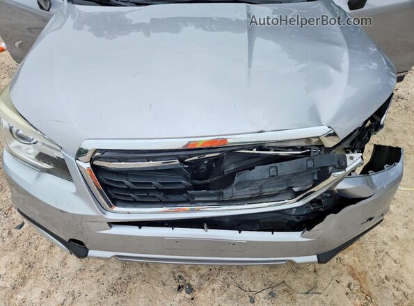 JF2SJAWC4HH556470 2017 SUBARU FORESTER Gray Rear interior view