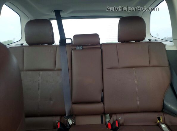 JF2SJAWC5HH804127 2017 SUBARU FORESTER White Widok tylnych siedzeń