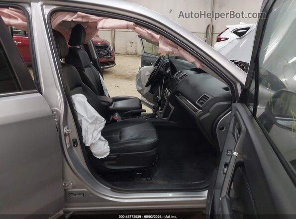 JF2SJAWC6JH593347 2018 SUBARU FORESTER Silver Vista interior delantera