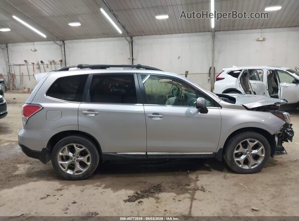 JF2SJAWC6JH593347 2018 SUBARU FORESTER Silver Vista interior trasera