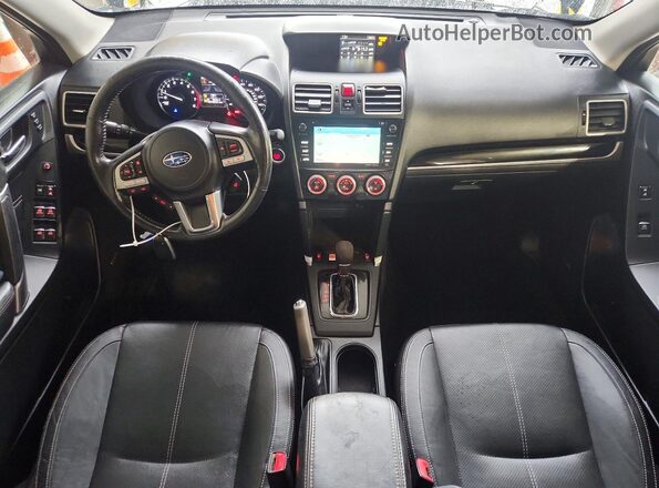 JF2SJAWC8JH531089 2018 SUBARU FORESTER Черный Вид панели приборов