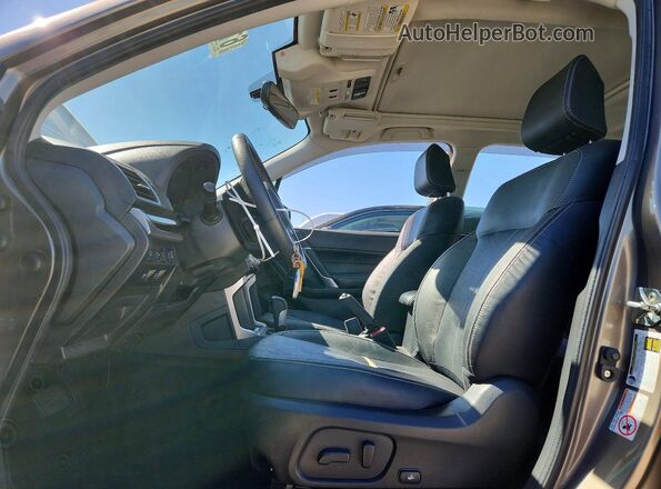 JF2SJAWC9JH538004 2018 SUBARU FORESTER Желто-коричневый Вид салона спереди