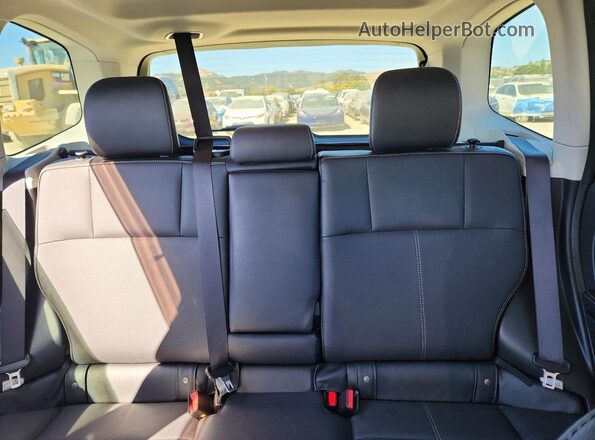 JF2SJAWC9JH538004 2018 SUBARU FORESTER Желто-коричневый Вид задних сидений