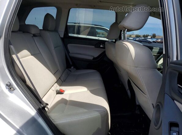 JF2SJAXC2GH440536 2016 SUBARU FORESTER Silver Вид задніх сидінь