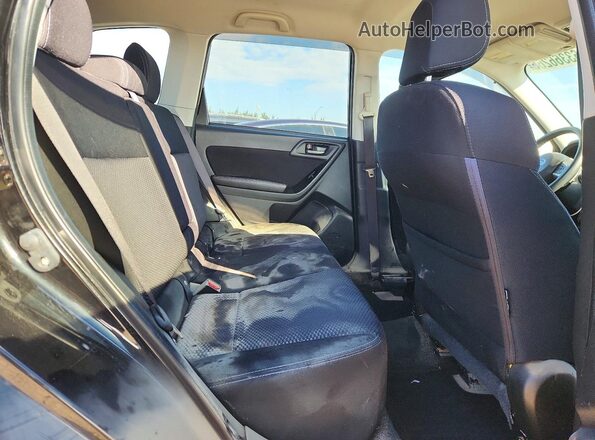 JF2SJCCC0GH489476 2016 SUBARU FORESTER Black Rear interior view