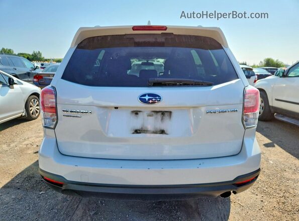 JF2SJEJC0JH495056 2018 SUBARU FORESTER White Vista trasera
