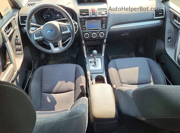 JF2SJEJC7HH532842 2017 SUBARU FORESTER Silver Vista del salpicadero