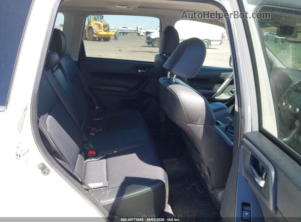 JF2SJGDC8GH565273 2016 SUBARU FORESTER White Widok naklejki z numerem VIN