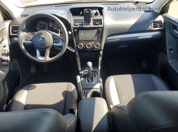 JF2SJGECXHH435575 2017 SUBARU FORESTER Silver Dashboard view