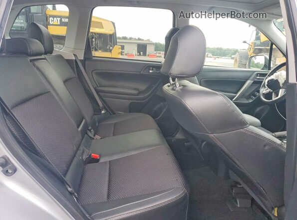 JF2SJGECXHH523932 2017 SUBARU FORESTER Silver Widok wnętrza z tyłu