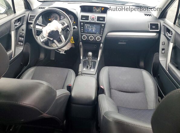 JF2SJGECXHH523932 2017 SUBARU FORESTER Silver Widok deski rozdzielczej