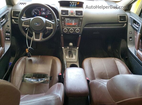 JF2SJGTC4HH555729 2017 SUBARU FORESTER Brown Vista del salpicadero