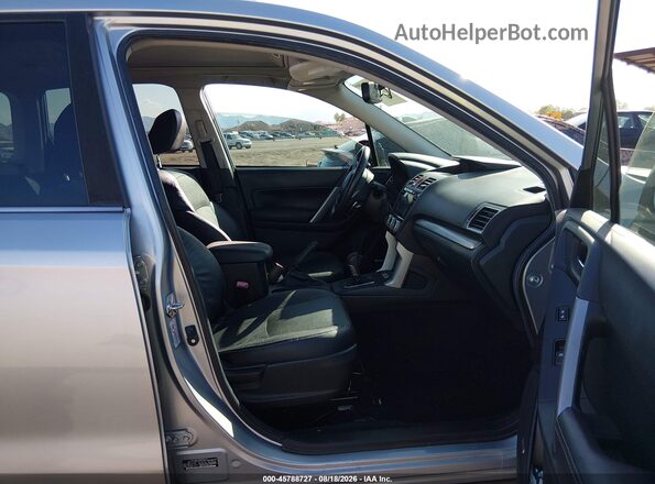 JF2SJGVC4GH559890 2016 SUBARU FORESTER Silver Вид салону спереду