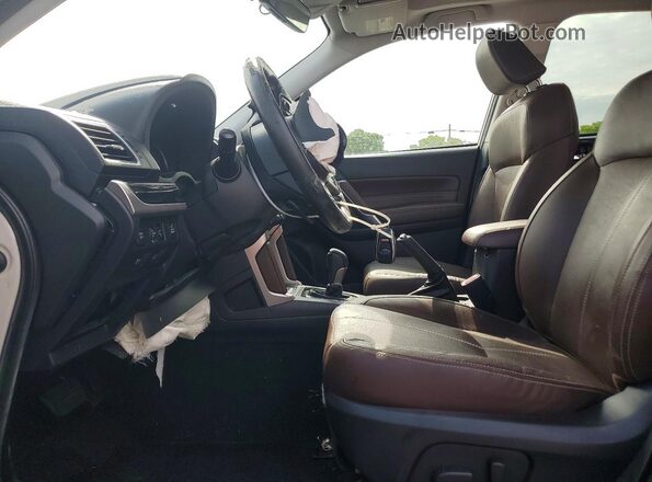 JF2SJGWC2HH804959 2017 SUBARU FORESTER Белый Вид салона спереди