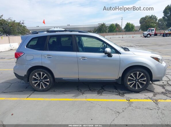 JF2SJGWC5HH430959 2017 SUBARU FORESTER Silver Widok wnętrza z tyłu