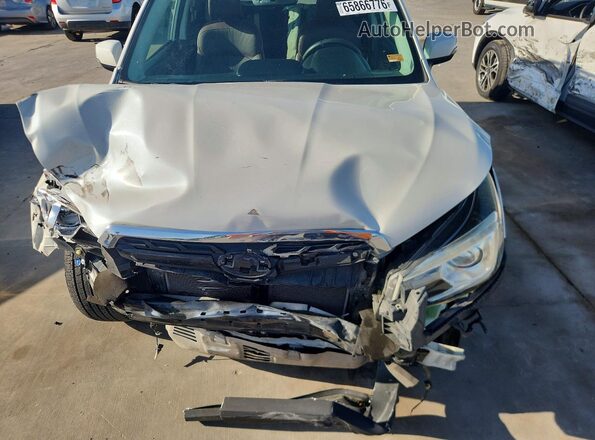 JF2SJGWC5HH471382 2017 SUBARU FORESTER White Вид задньої частини салону