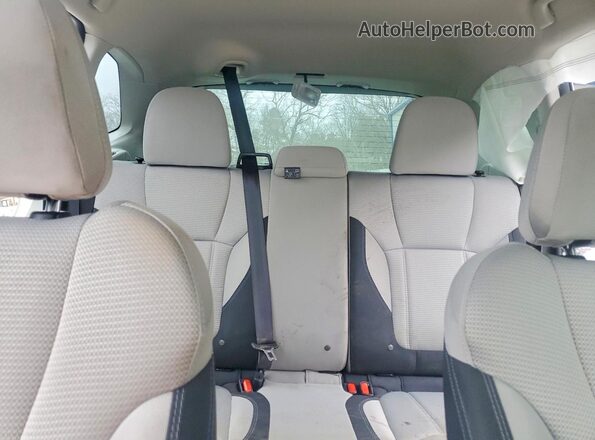 JF2SKAAC1PH445006 2023 SUBARU FORESTER White Widok tylnych siedzeń