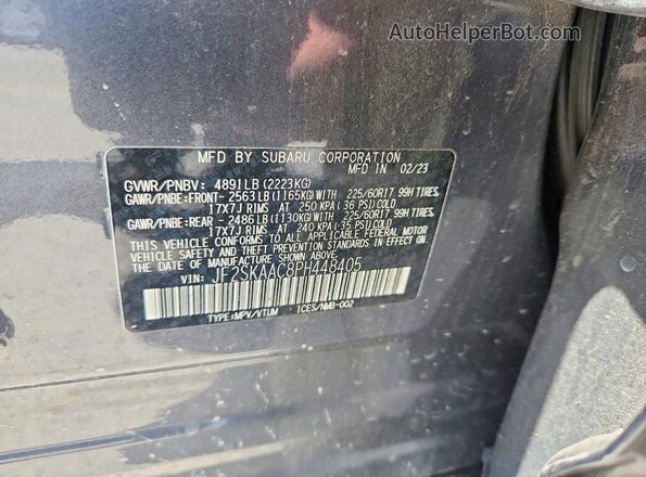 JF2SKAAC8PH448405 2023 SUBARU FORESTER Gray Widok naklejki z numerem VIN