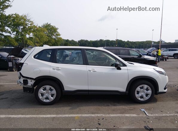 JF2SKAAC8PH493876 2023 SUBARU FORESTER White Вид задньої частини салону