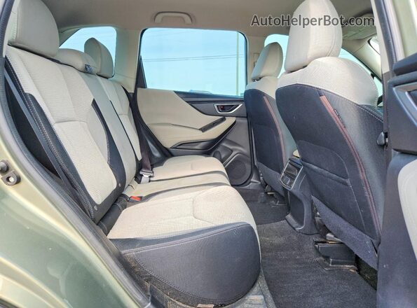 JF2SKACC3KH401367 2019 SUBARU FORESTER Green უკანა სავარძლების ხედი