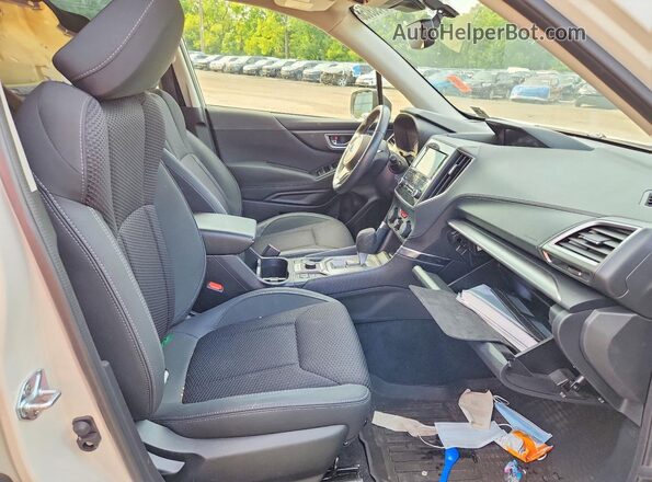 JF2SKACC3RH417773 2024 SUBARU FORESTER White Вид задньої частини салону