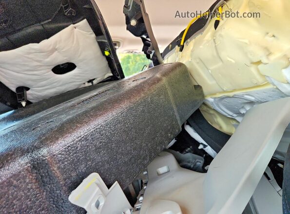 JF2SKACC3RH417773 2024 SUBARU FORESTER White Вид задніх сидінь