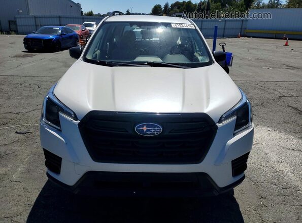 JF2SKACC7NH430777 2022 SUBARU FORESTER White Widok z przodu