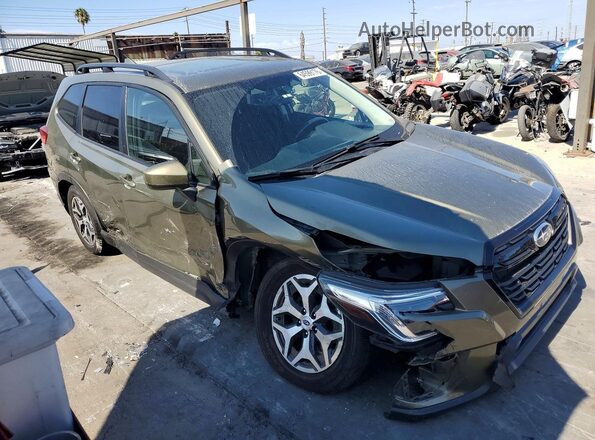 JF2SKADC0NH466227 2022 SUBARU FORESTER Green Front right