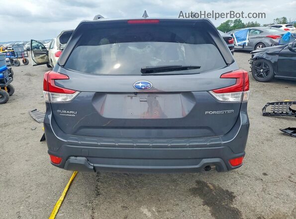 JF2SKADC7RH503070 2024 SUBARU FORESTER Gray Rear view