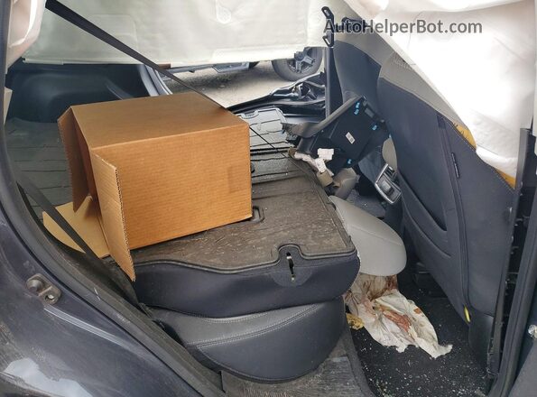 JF2SKADC7RH503070 2024 SUBARU FORESTER Gray Rear interior view