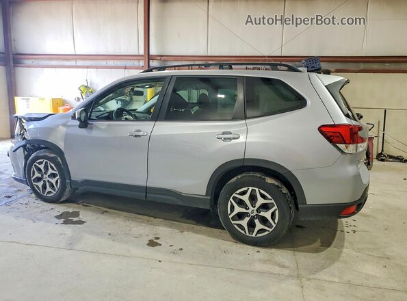 JF2SKADC8PH513359 2023 SUBARU FORESTER Серебряный Задняя левая четверть