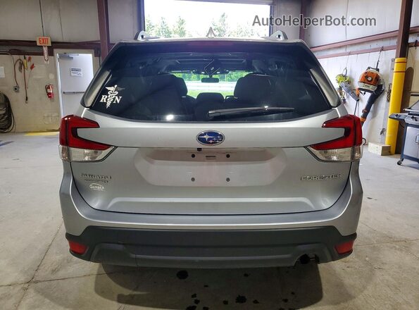 JF2SKADC8PH513359 2023 SUBARU FORESTER Серебряный Вид сзади
