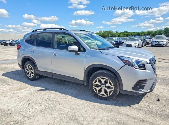 JF2SKADC8PH513359 2023 SUBARU FORESTER Серебряный Передняя правая четверть