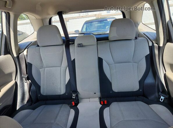 JF2SKADC9MH583514 2021 SUBARU FORESTER White Vista de los asientos traseros