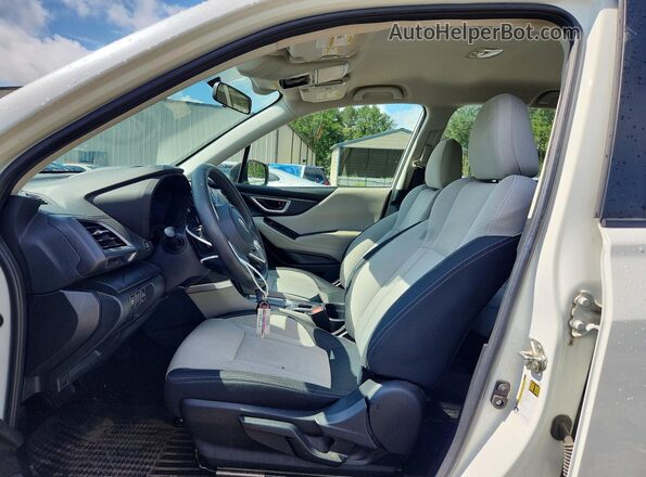 JF2SKADC9MH583514 2021 SUBARU FORESTER White Vista interior delantera