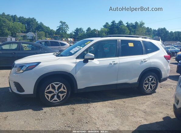 JF2SKADCXPH473978 2023 SUBARU FORESTER White 360 interior view