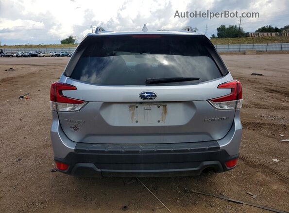 JF2SKAEC2NH507214 2022 SUBARU FORESTER Gray Հետևի տեսք