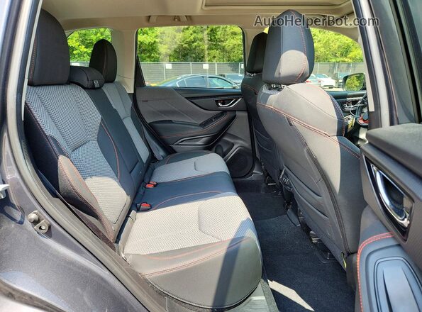 JF2SKAEC2RH461387 2024 SUBARU FORESTER Gray Rear interior view