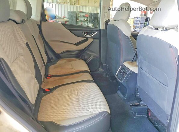 JF2SKAEC4KH465060 2019 SUBARU FORESTER White Հետևի նստատեղերի տեսք