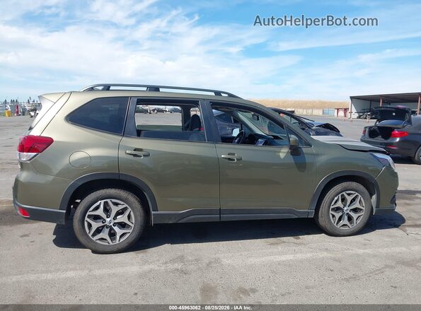 JF2SKAEC4NH416705 2022 SUBARU FORESTER Green Вид задньої частини салону