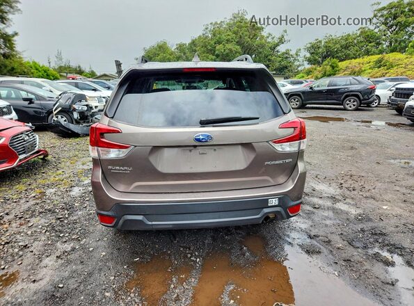 JF2SKAEC7NH506916 2022 SUBARU FORESTER Tan Вид ззаду