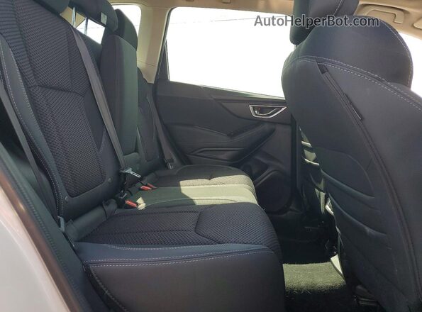 JF2SKAEC8NH444605 2022 SUBARU FORESTER White Widok wnętrza z tyłu